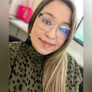 Meet your Posher, Ashley